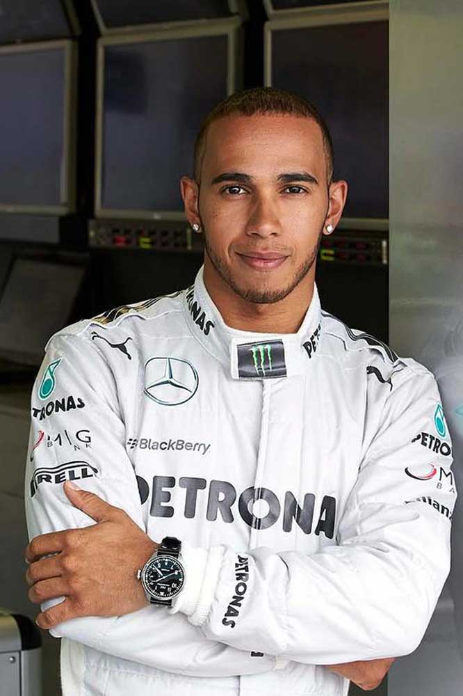 Lewis Hamilton usando un Big Pilot